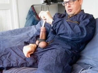 OUT OF THE BLEU. Sounding and estim in a kettle suit