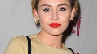 Miley Cyrus (Gesicht) Wichs-Herausforderung.