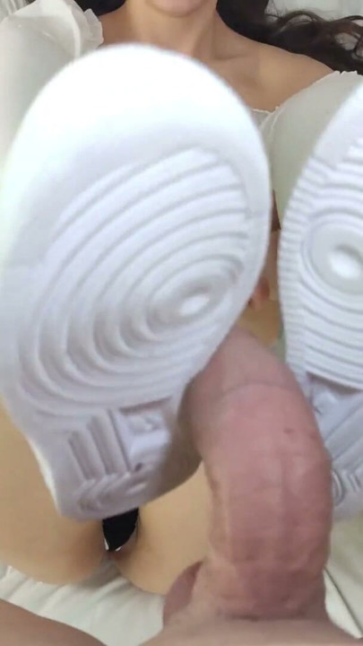 4K FETISH SNEAKERS SHOEJOB CUM IN MOUTH PART. 1 | Clip 1