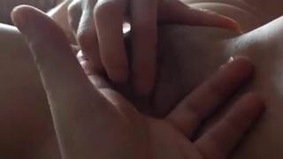 finger her juicy pussy