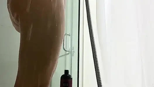 Kecantikan alami mencukur vaginanya
