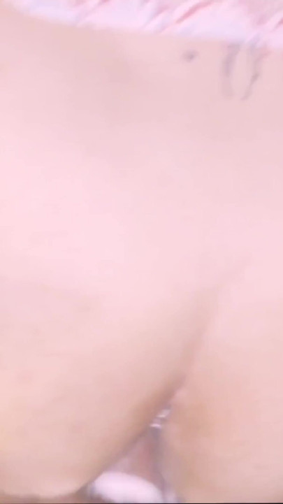 แม่ พึ่งอาบน้ำเสร็จ จับโทรศัพถ่ายท่าหมา เย็ดยาวๆ เงี่ยนสุดๆ เย็ดสองรู | คลิป 2