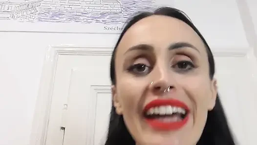 Lilith'in Dev Kız Bakış Açısı Senin Gibi Minik Penisli Küçük Gus için Aşağılanma!