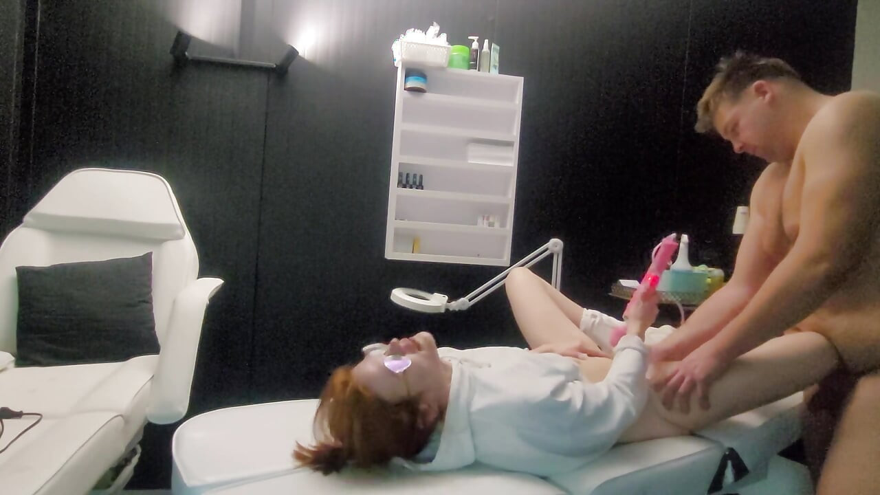 Maserka je posle maserke odlučila da želi da se zabavi i zamolila klijenta da joj pomogne