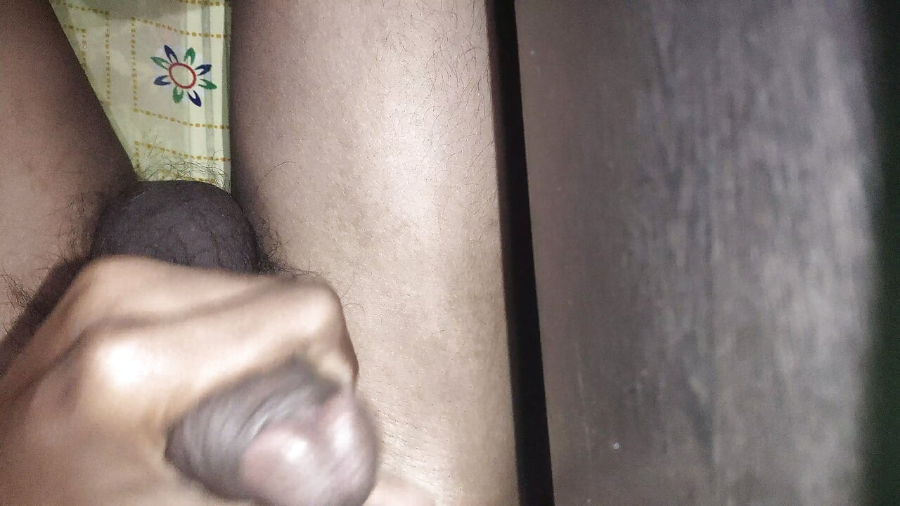 Gujrati ladka Apna land hila raha he kyuki....