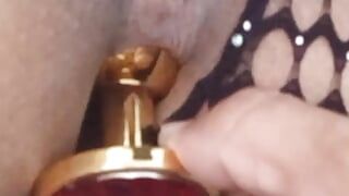 Plug anal gold