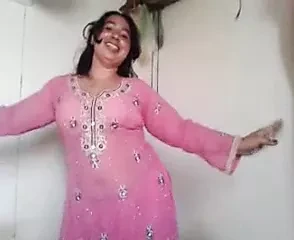 Pakistani shumaila dance in karachi city