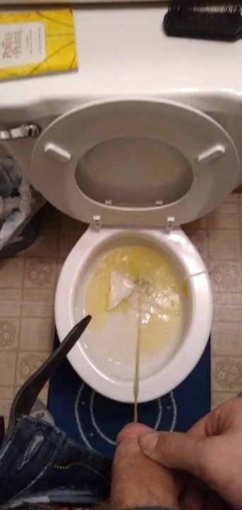 Pissing with soft dick