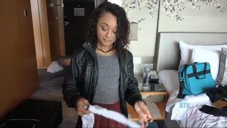 Горячее свидание с Holly Hendrix после глубокого кримпая