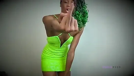 Плашка не игрок - богиня финансового домина Rosie Reed унижает наличных рабынь неудачника за больше трибьютов - чернокожая финансовая домина