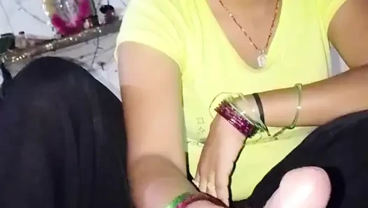 Kayınbiraderi penisinin elinden su çıktı, desi seksi video, seksi video, seks videosu.