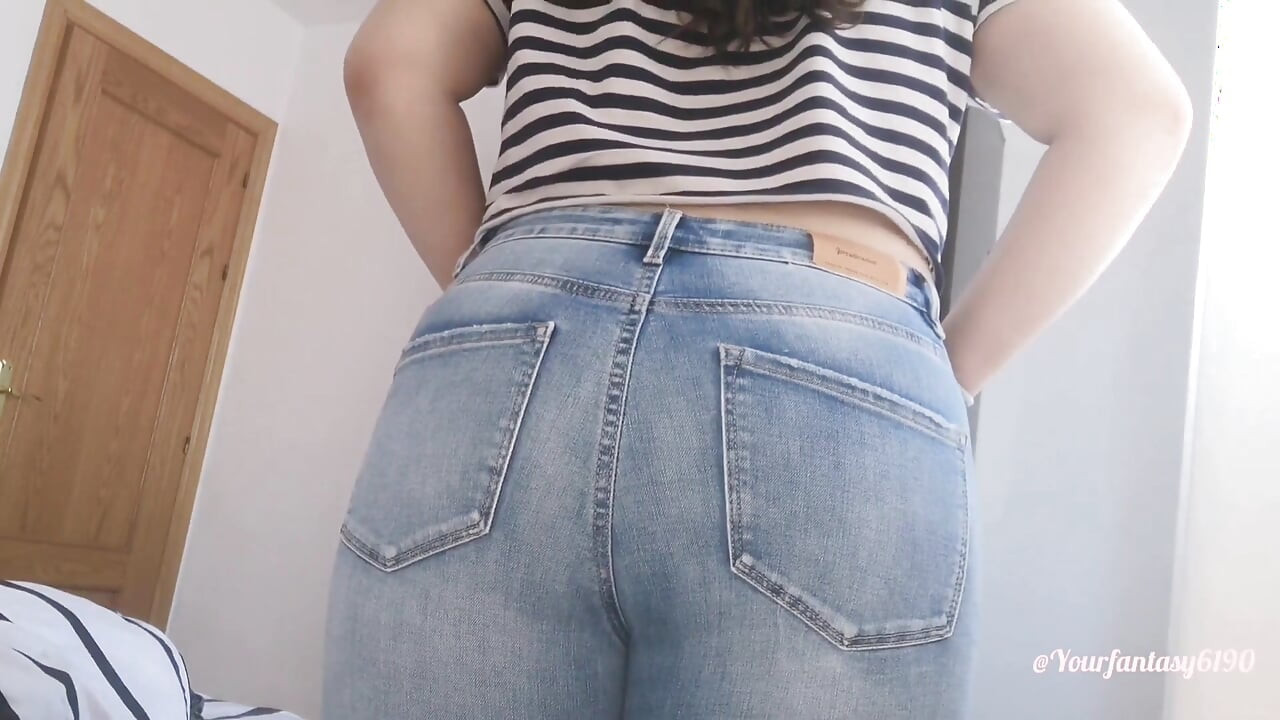 Farting in tight jeans 2