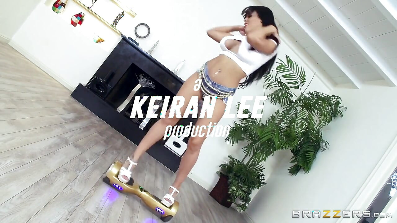 Brazzers - luna star dan keiran lee ngentot di atas hoverboard sebelum wajah luna dicrot sperma hangat