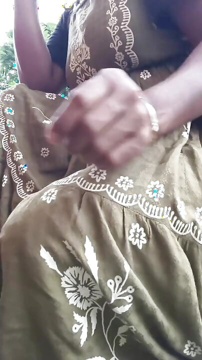 Anjali Bhabhis sexvideo – fitta visas upp hemma
