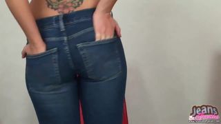 Drian provocando em jeans apertados