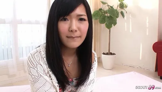 Японская тинка с маленькими сиськами с маленькими сиськами на порно кастинге в японском порно видео