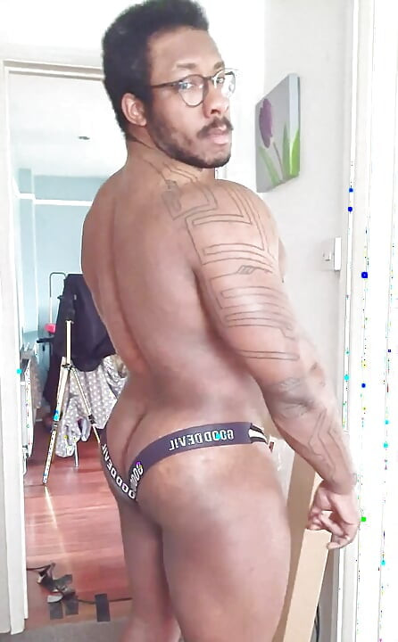 Minha bunda parece tão gostosa hoje em dia. Modo Amadeus