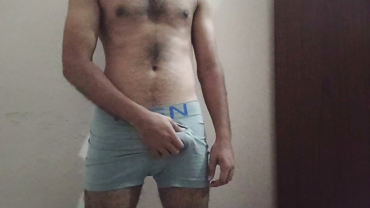 Mână expertă pe un tip fit