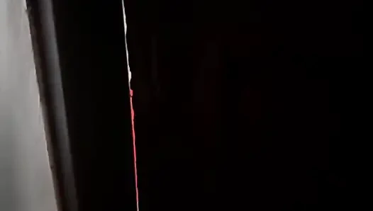 Üvey anne ve üvey oğlu yatağı paylaşıyor ve seks yapıyor