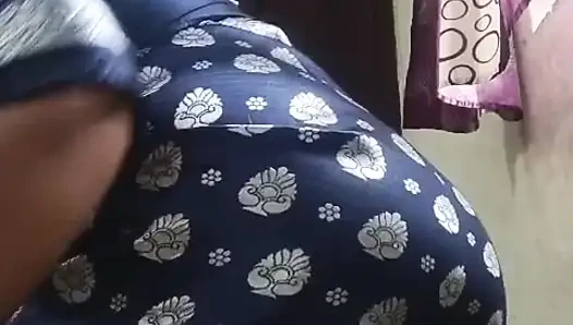 Tantemu sendiri, bersinar dengan kain sari