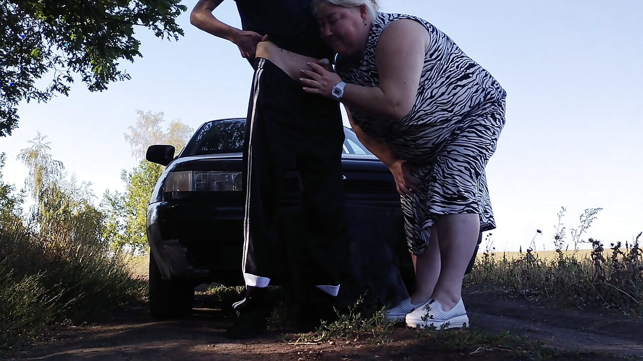 Pisao je javno u prirodi, jebao punicu u usta i napunio ih spermom