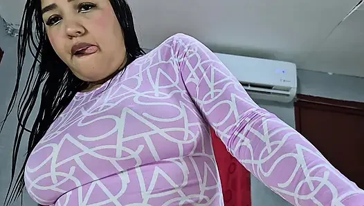 Я засунула хуй моей лучшей подруги на всю глубину.