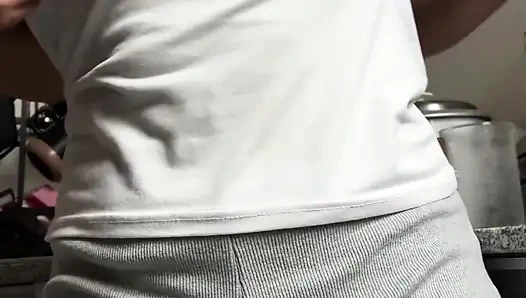 Latihan sore-sore yang berkeringat dan kencing setelahnya