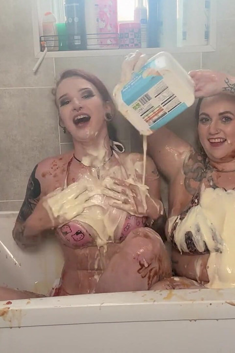 Sploshing with Sammie