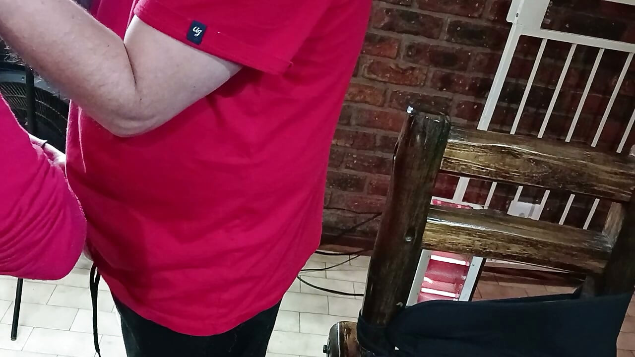 Nieznajomy palcował mnie, a ja bawiłam się jego kutasem