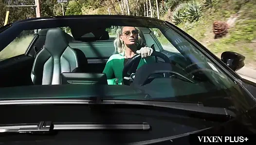 Vixenplus nihai orta yaşlı seksi kadın phoenix gizli büyük zenci yarağıyla sikişiyor