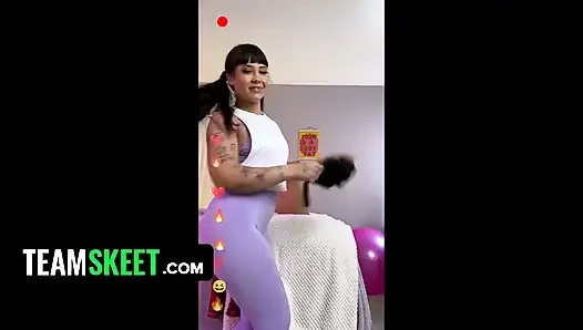 Kalın influencer Beca hayranları için twerk yapıyor sonra yanlışlıkla yayında sikişiyor