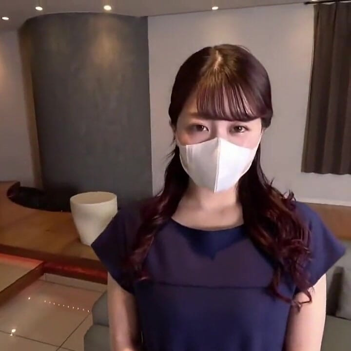 無碼 - 與業餘美女即時勾搭，激烈的口交開始導致狂野飛濺和深度內射完成