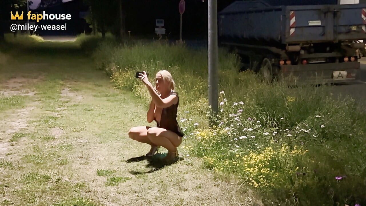 Dirty Nylon Slut Gets Fucked on the Street