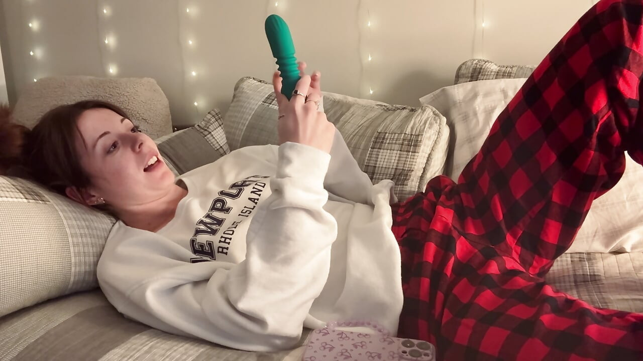 Step Sis Gets Her Toy Back and Uses It to Cum