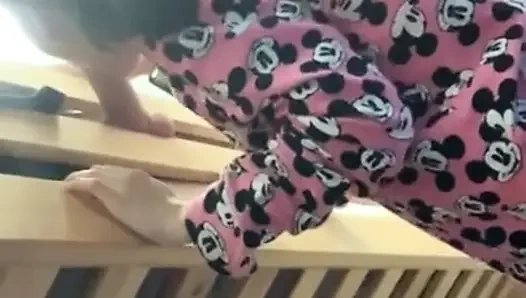 Francesca Palma oda arkadaşımın yarağını emiyor