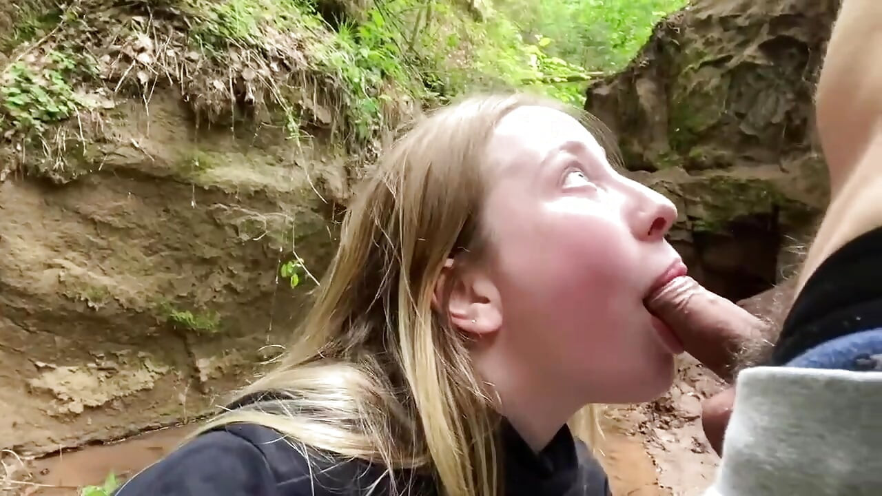 Трахав туриста біля водоспаду