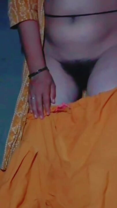 불타오르는 젊은 자지를 갈망하는 영혼, 남자를 찾아 헤매는 절박한 욕망