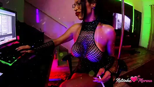 Heykelsi vücut, kışkırtıcı tutum