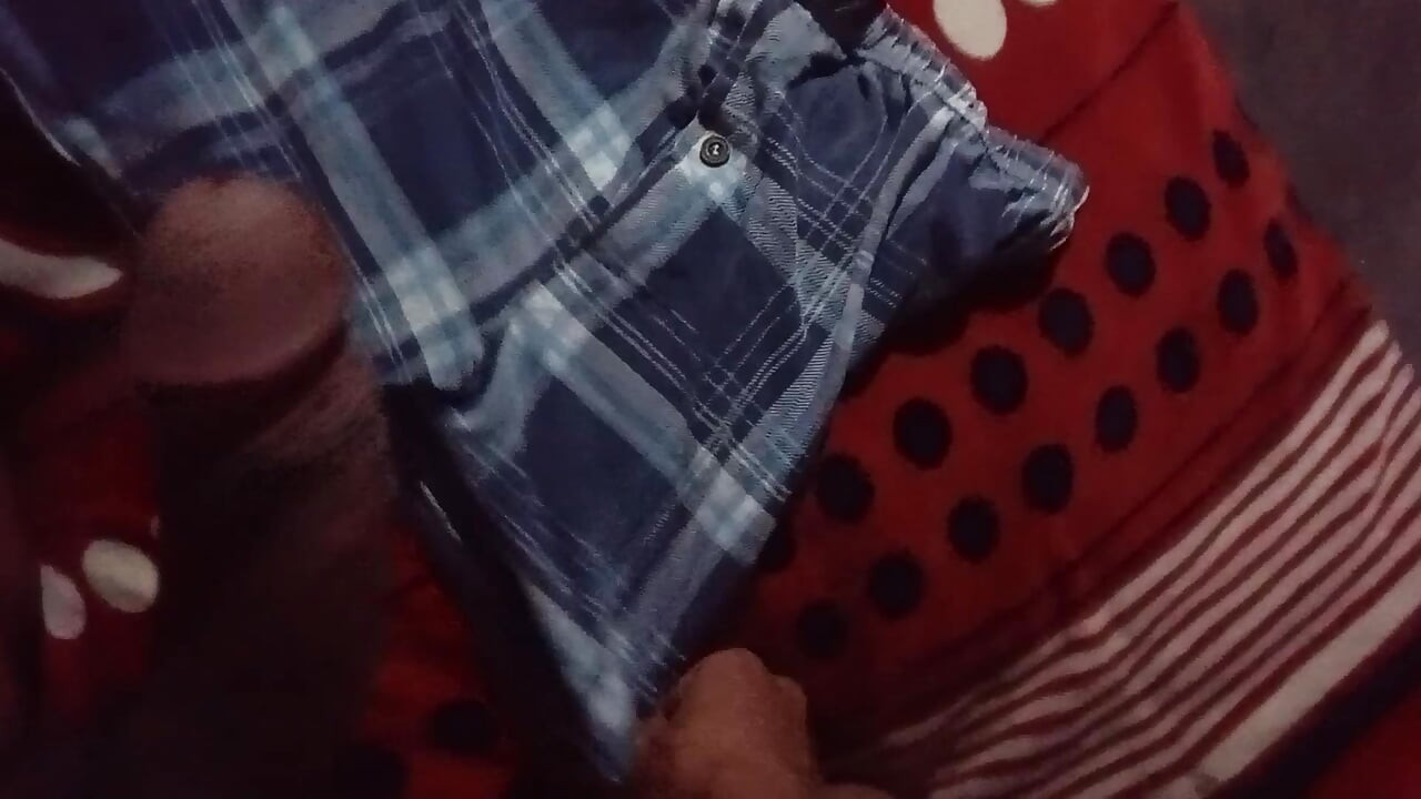 Stallion jerks off on his boxer