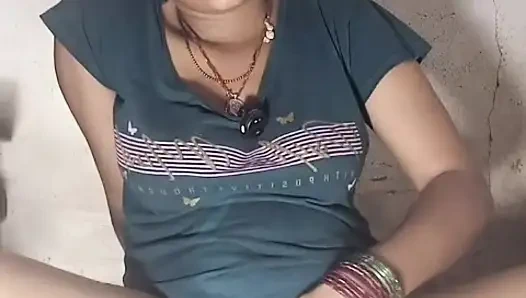 Desi mädchen in burr 3 finger von lentil burr wasser kam hindi audio-masturbation