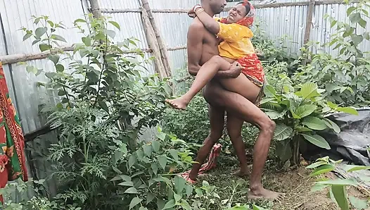 Indian desi wife ki outdoor chudai new style mein fucking sex