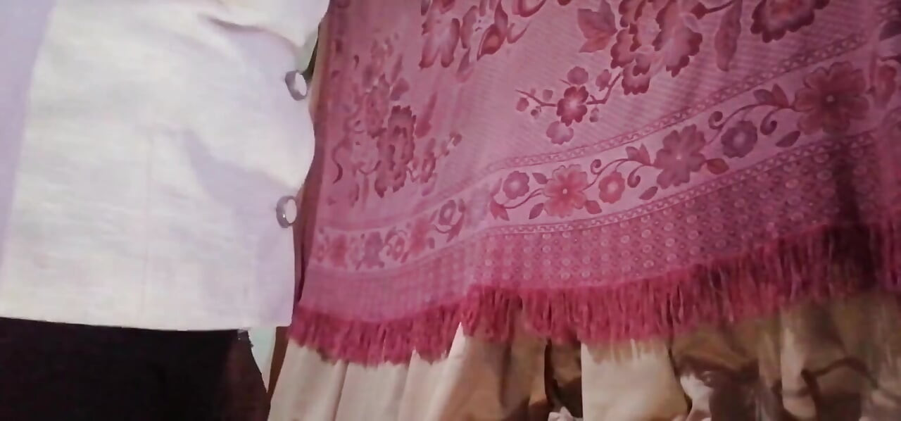 Mi verdadera criada me seducía sin sujetador