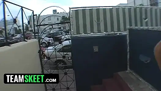 Oye Loca - ateşli latin şık kader Mendoza şanslı adama zevk vermek için büyük götüne izin veriyor