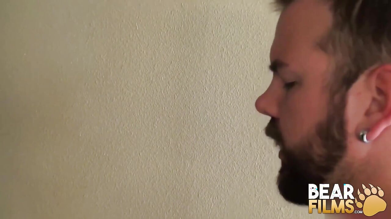 Bearfilms - Huge bear Aiden Storm raw breeds tiny Bone Flexx