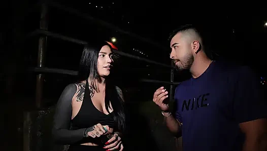 Influencer visits my house to do house tour and we end up fucking