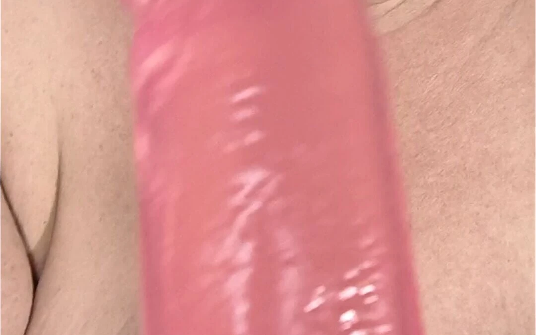 She's a Handjob Champ When You Blow Your Wad