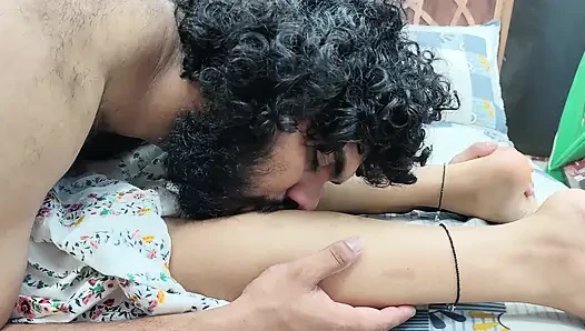 Etek içinde ayak yalama romantizmi
