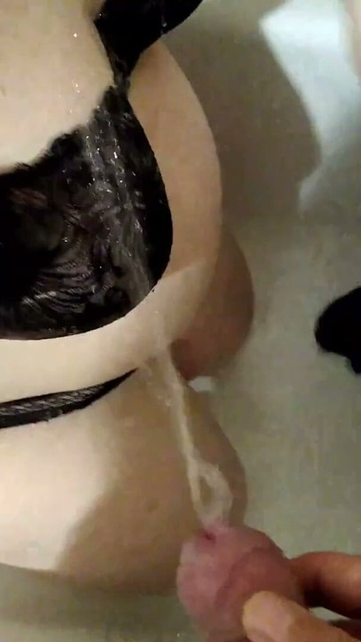 Peeing on body and clothes | Clip 1
