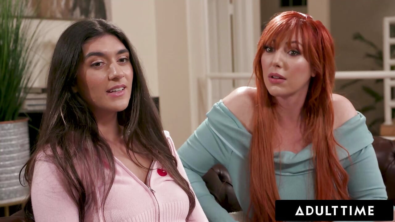 ADULT TIME - MILF Lauren Phillips Helps Confused Stepdaughter Aubry Babcock With A Bisexual Test