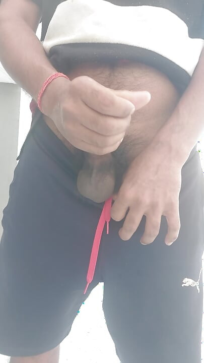Aaj Chht Pe Gaye Dekhe Aunti Ka Beti Chhat Pe Kapra Fela Rari thi ham use dekha to pani nikal gaya  mera